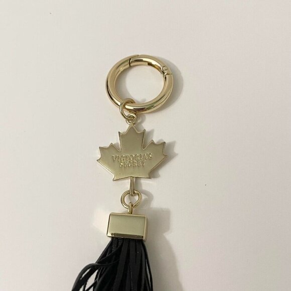 2015 Victorias Secret Keychain Purse Tag Tassel Canada Flag 8 Inch - Picture 12 of 13